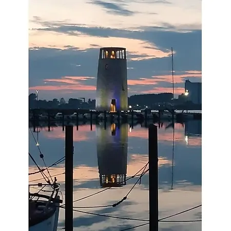 Sealodge I Huus & Úszó hotel